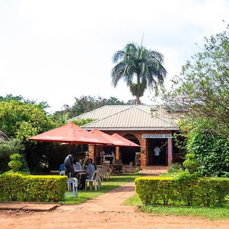 New Court View Hotel Masindi Exterior foto