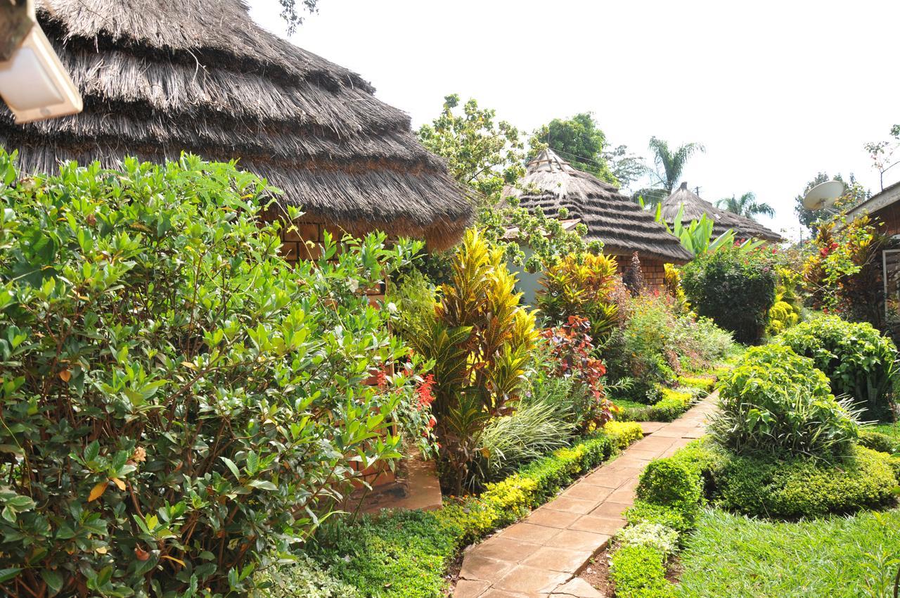 New Court View Hotel Masindi Exterior foto