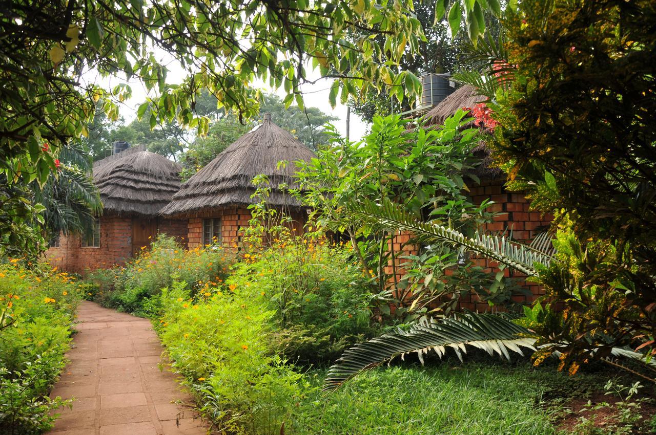 New Court View Hotel Masindi Exterior foto