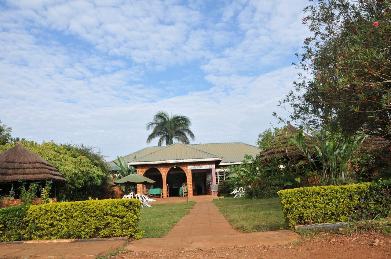 New Court View Hotel Masindi Exterior foto