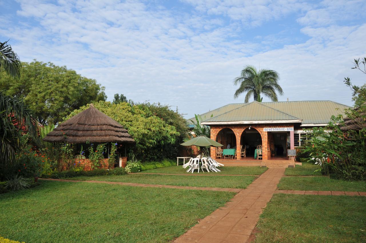 New Court View Hotel Masindi Exterior foto