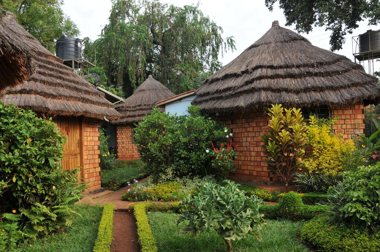 New Court View Hotel Masindi Exterior foto