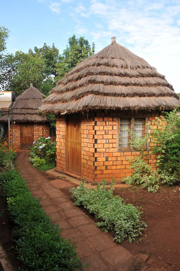 New Court View Hotel Masindi Exterior foto